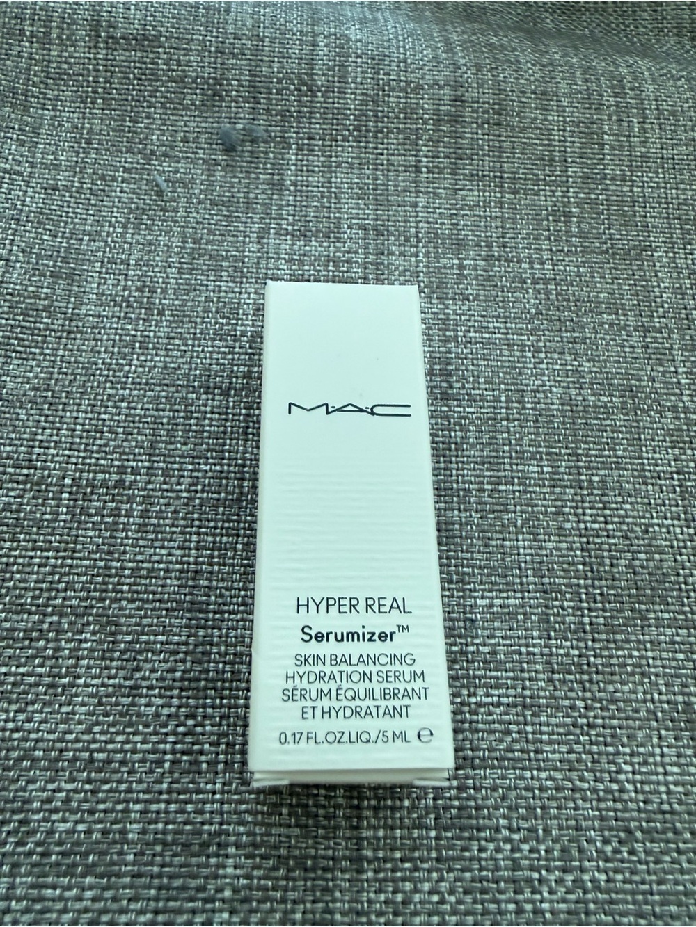 MAC new in package 0.17fl oz Hyper Real Serumizer